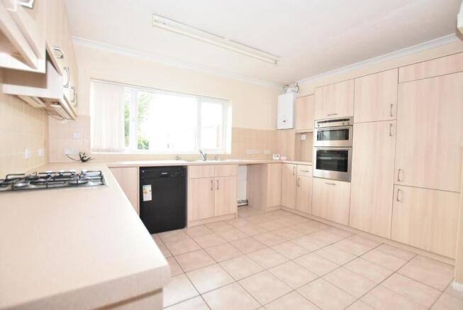 Kitchen 1.JPG