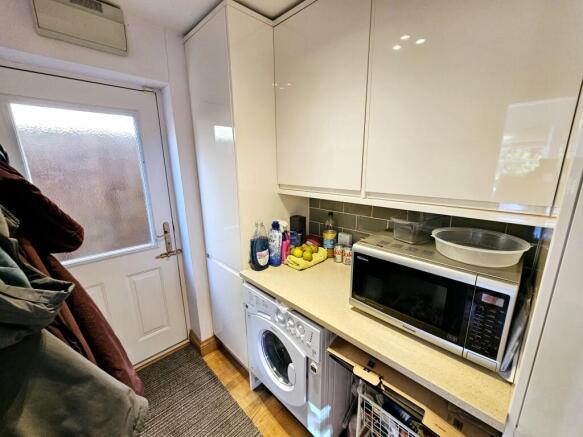 4 bed Detached for sale Image 9