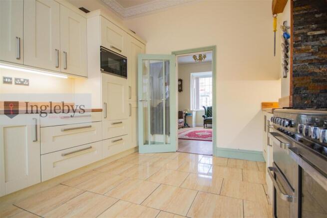 3 bed Terraced for sale Image 12