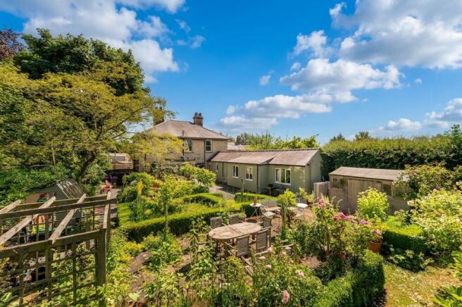 4 bed Detached for sale Image 5