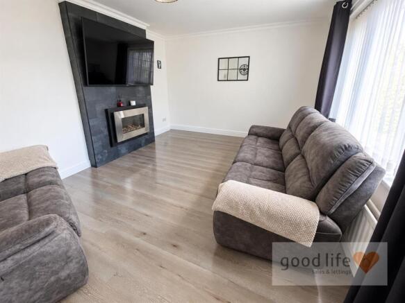 20261003_234449510_iOS233 tadcaster road.jpg