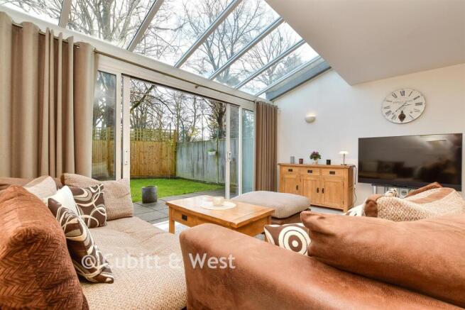 Kitchen / Lounge / Diner