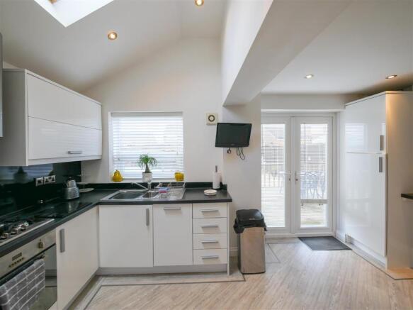 Kitchen/ Breakfast Room