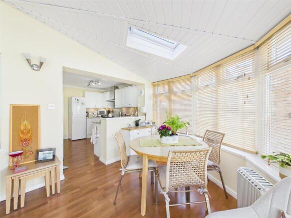 3 bed Semi-Detached for sale Image 11