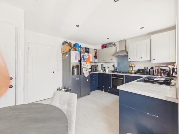 3 bed Semi-Detached for sale Image 9