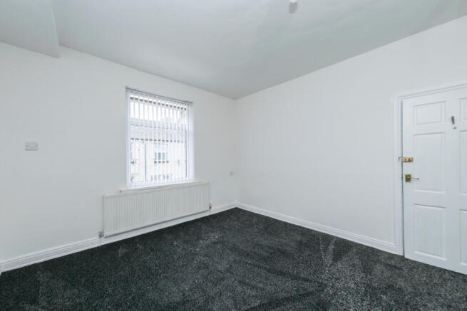 2 bed Terraced to rent Image 8