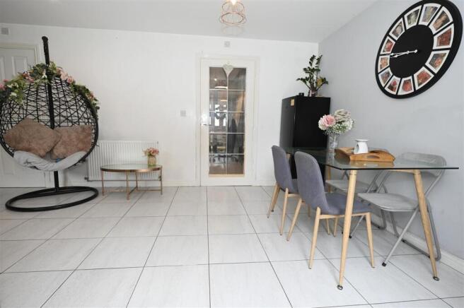 4 bed Detached for sale Image 6