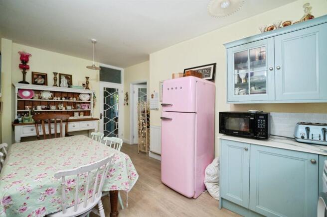 3 bed Detached Bungalow for sale Image 5