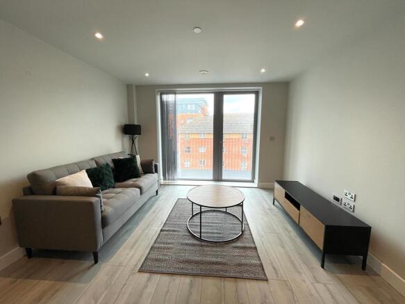 Living room pic 4.jpg