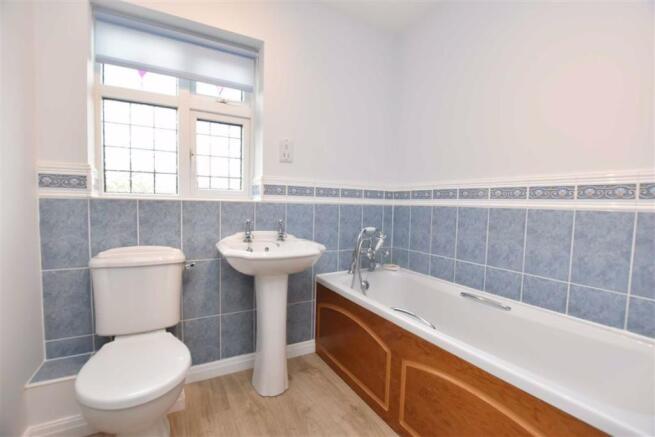 FAMILY BATHROOM