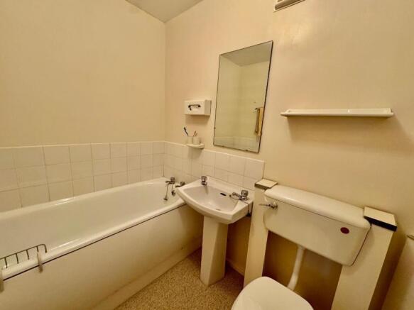Arden Place, Luton, LU2 photo 3