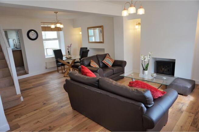 Lounge/Dining Room
