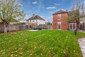 1, Briants Avenue, Caversham, Reading RG4 5AZ
