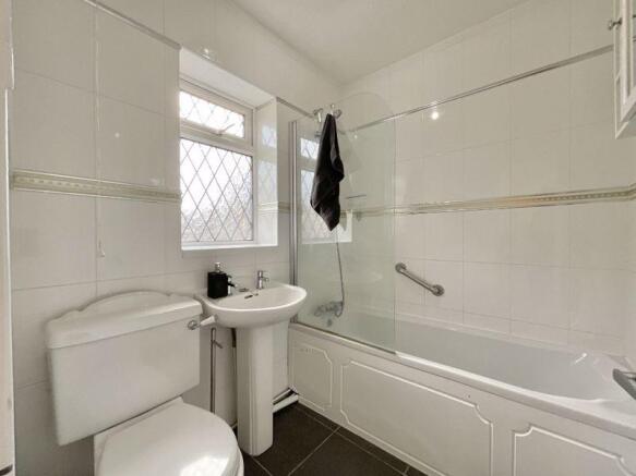 Family Bathroom 