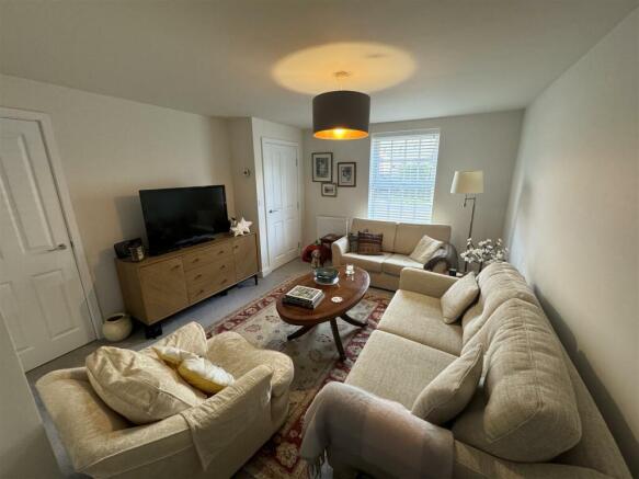 LOUNGE C