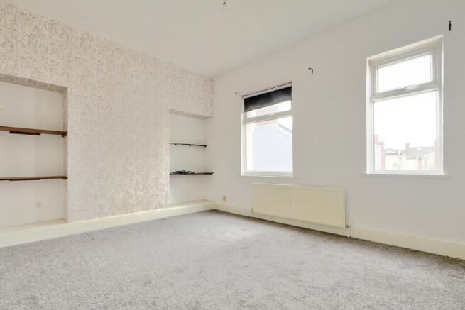 2 bed Terraced to rent Image 8