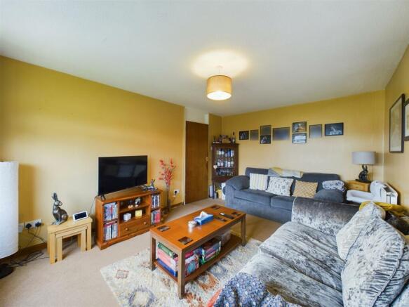 CAM01381G0-PR0086-STILL023.jpg