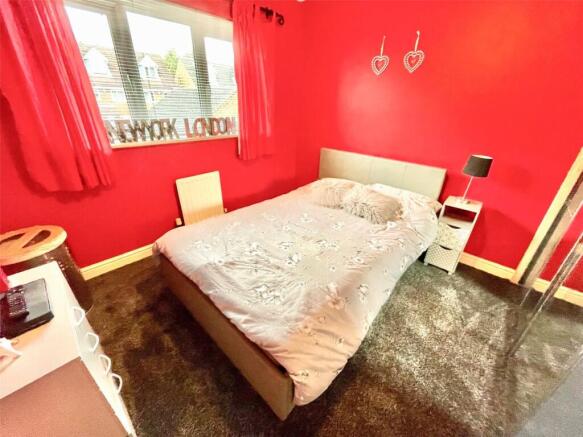4 bed Detached for sale Image 7
