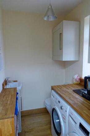 Cloakroom/Utility: