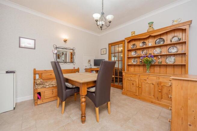Scraptoft-Lane-Leicester-bungalow-IMG_8072.jpg