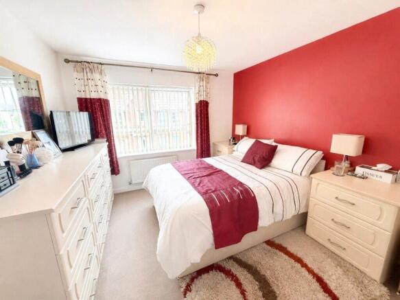 4 bed Detached for sale Image 10