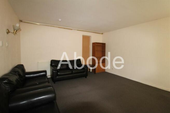 6 bed House to rent Image 8