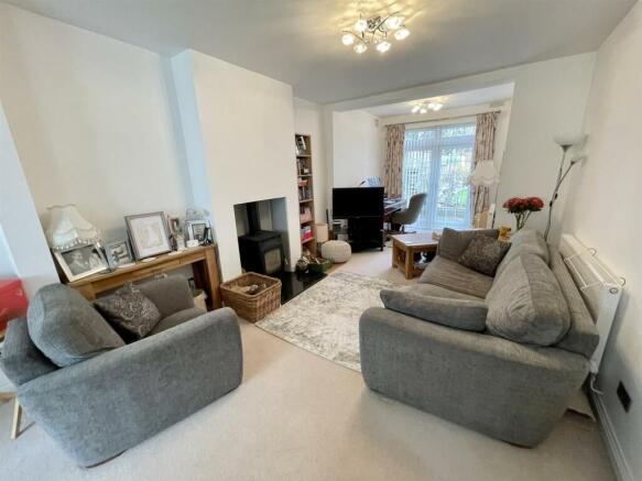 Through Lounge Area