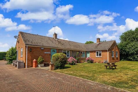 Pitts Lane, Witney, Oxfordshire