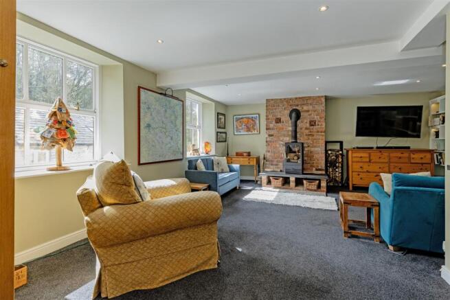 Reception Room-1.jpg