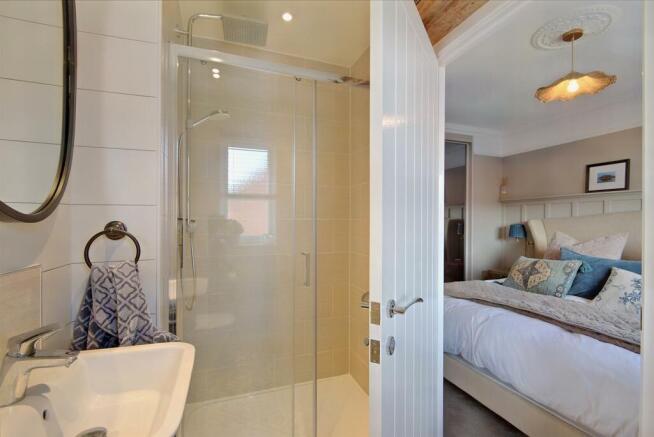 8545078-interior24-800.JPG