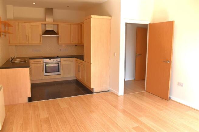 2 bed Flat to rent Image 4