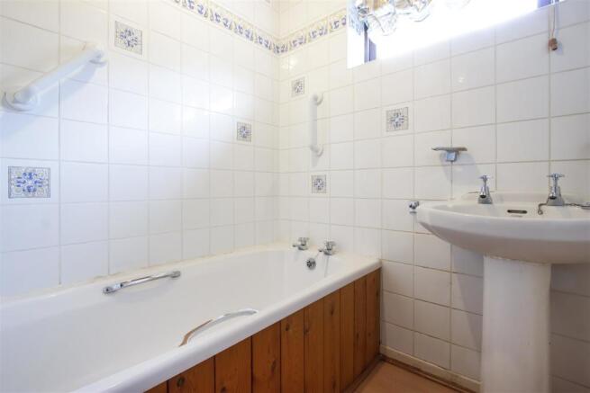 Bathroom.jpg
