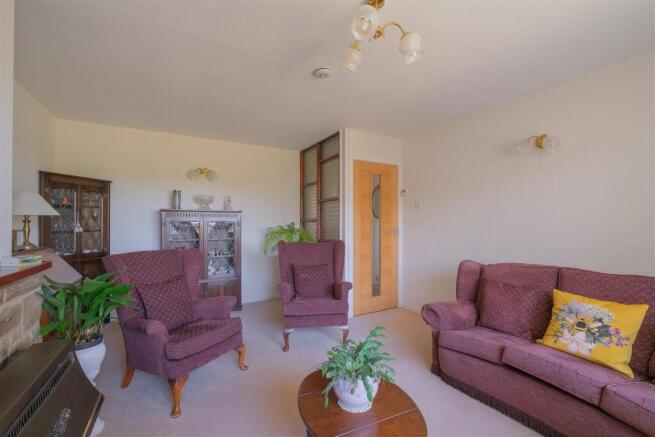 2 bed Semi-Detached Bungalow for sale Image 8