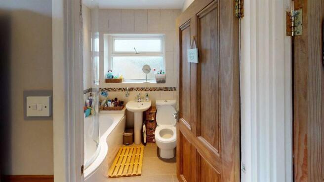 Tatlock Close Bathroom