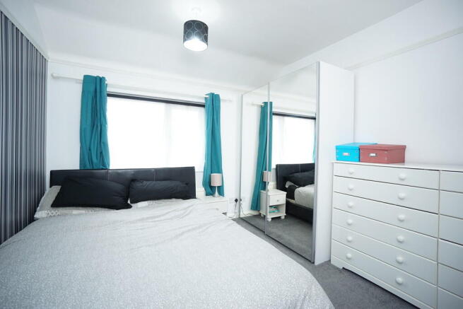 3 bed Terraced to rent Image 8