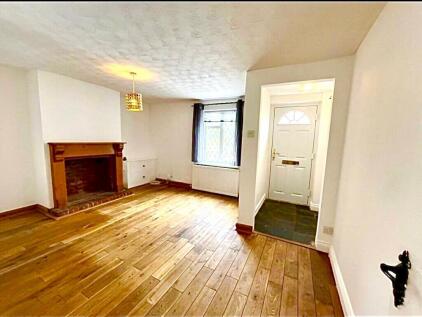 Farnborough Road, Farnham, GU9 9BD