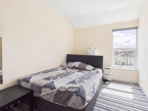 1 bed Apartment to rent Image 8