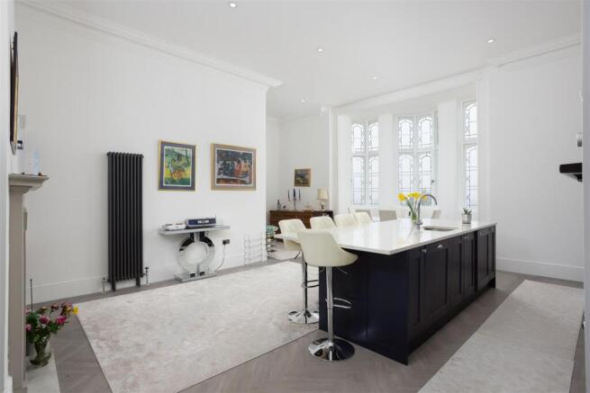2 bed Apartment for sale Image 6