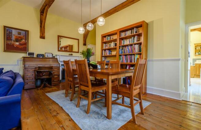 8448569-interior28.jpg