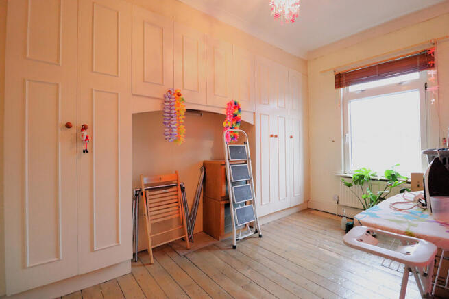 3 bed Terraced for sale Image 11