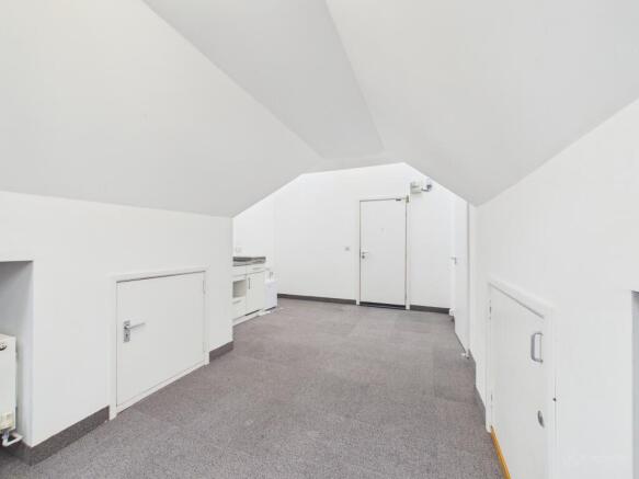 CAM02136G0-PR0529-STILL003