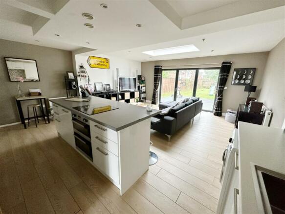 Kitchen Family Room.JPG