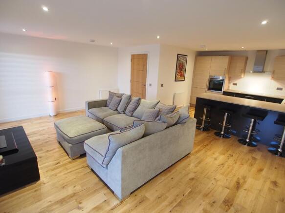 Lounge/Kitchen