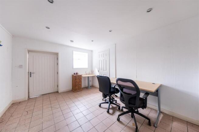 Parkside Barn-002.jpg