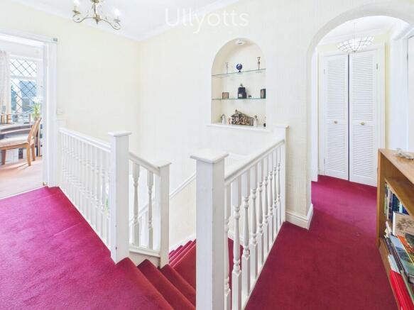 4 bed Detached for sale Image 8