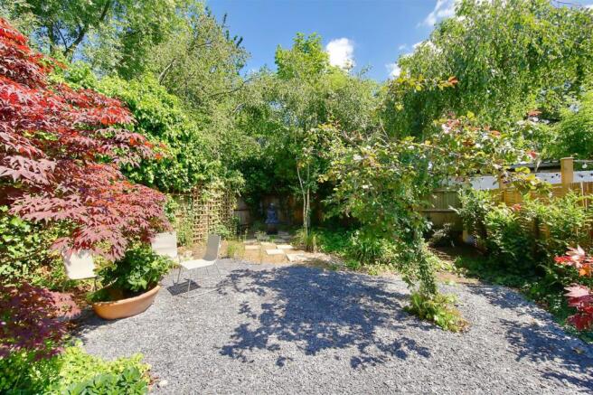 1_peartree_avenue_image3_17993_4.jpg