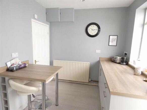 FITTED DINING KITCHEN