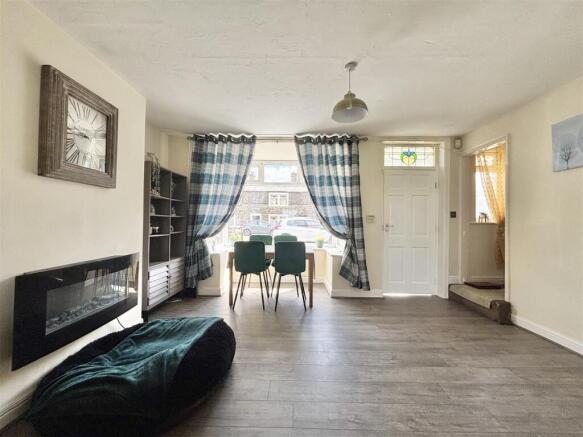 3 bed Terraced for sale Image 6