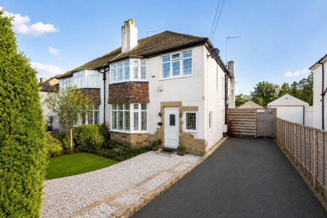4 bed Semi-Detached for sale in leeds