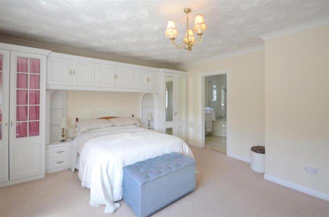 Annex Master ensuite.jpg